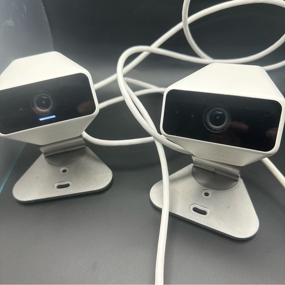 2 Xfinity Home Security Cameras – Indoor/Outdoor, Live Talk, Used - Picture 6 of 8
